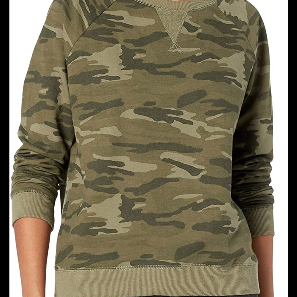 Lucky Brand camo long sleeve top size M